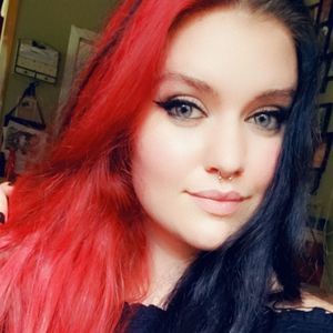 Meet your Posher, Adrienne